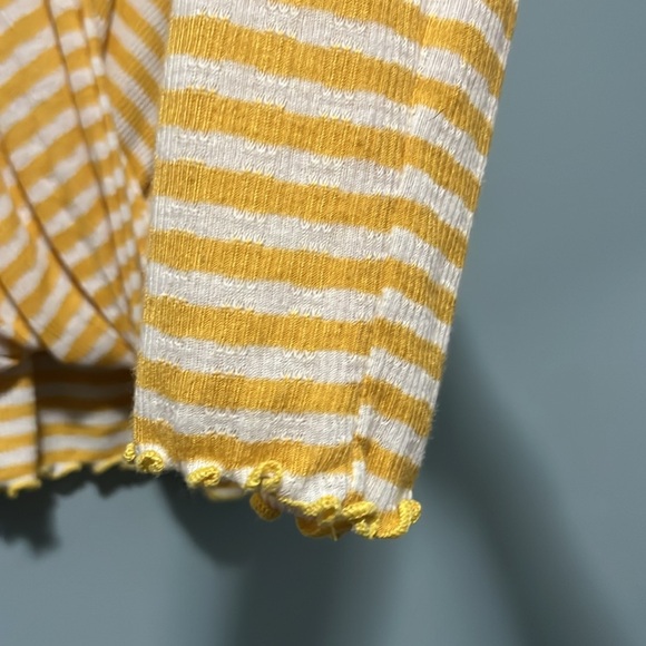 Long Sleeve lettuce trim Flowy top - Picture 2 of 4